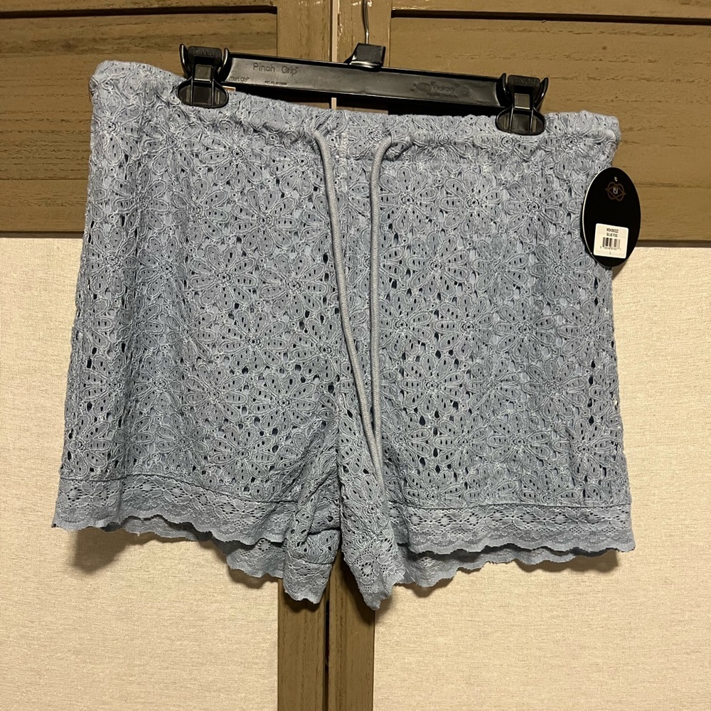 NWT One 5 One Blue Lace Shorts - size large